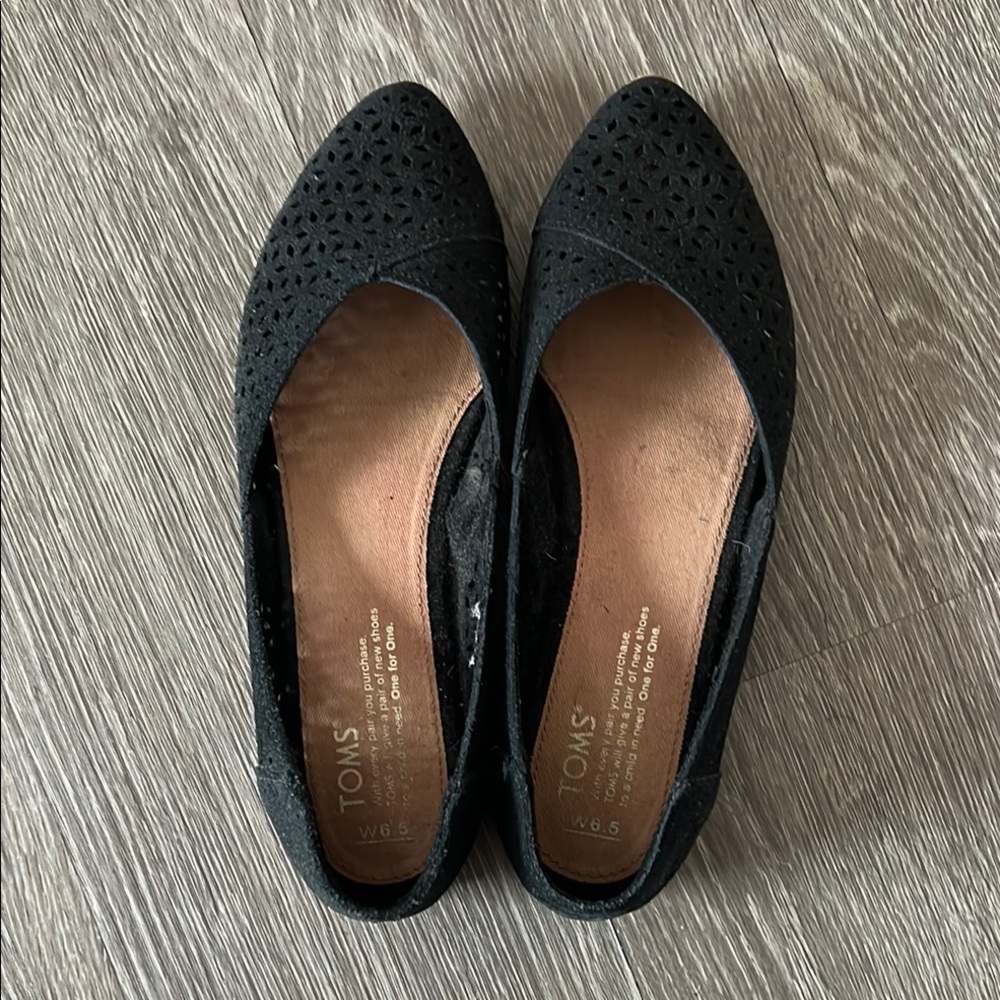 TOMS Women's Black Jutti Flats